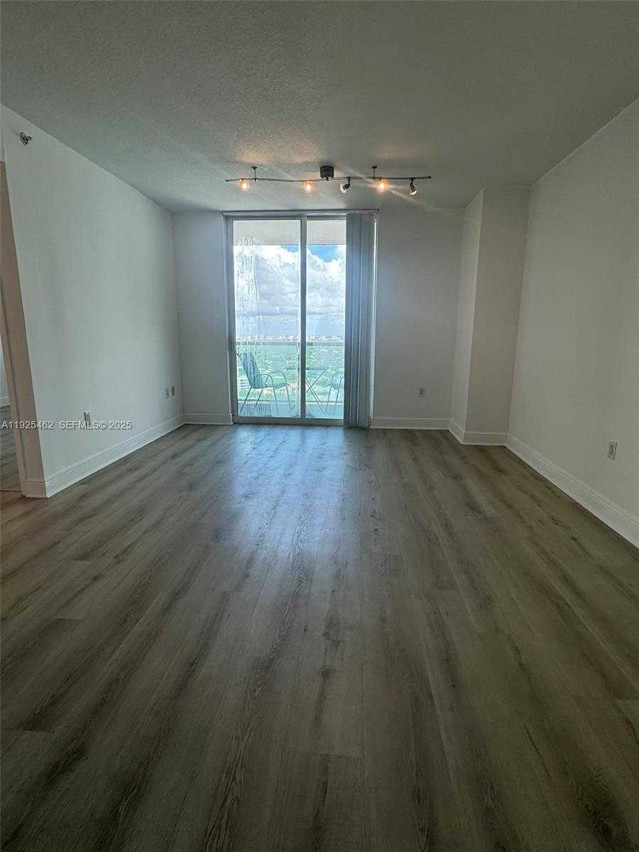 Small Image of 1250 SOUTH MIAMI AVE #2805, Miami Number 12