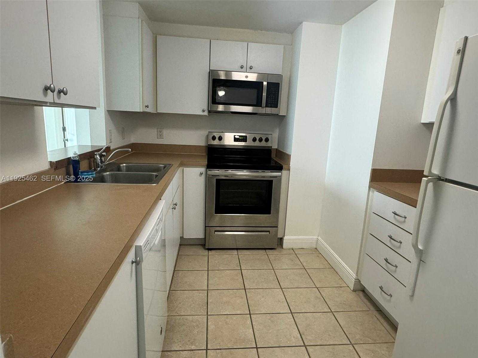 Small Image of 1250 SOUTH MIAMI AVE #2805, Miami Number 6