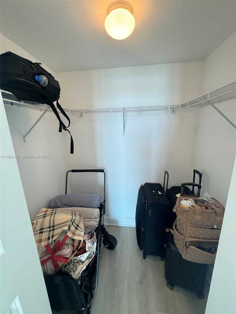 Small Image of 1250 SOUTH MIAMI AVE #2805, Miami Number 9