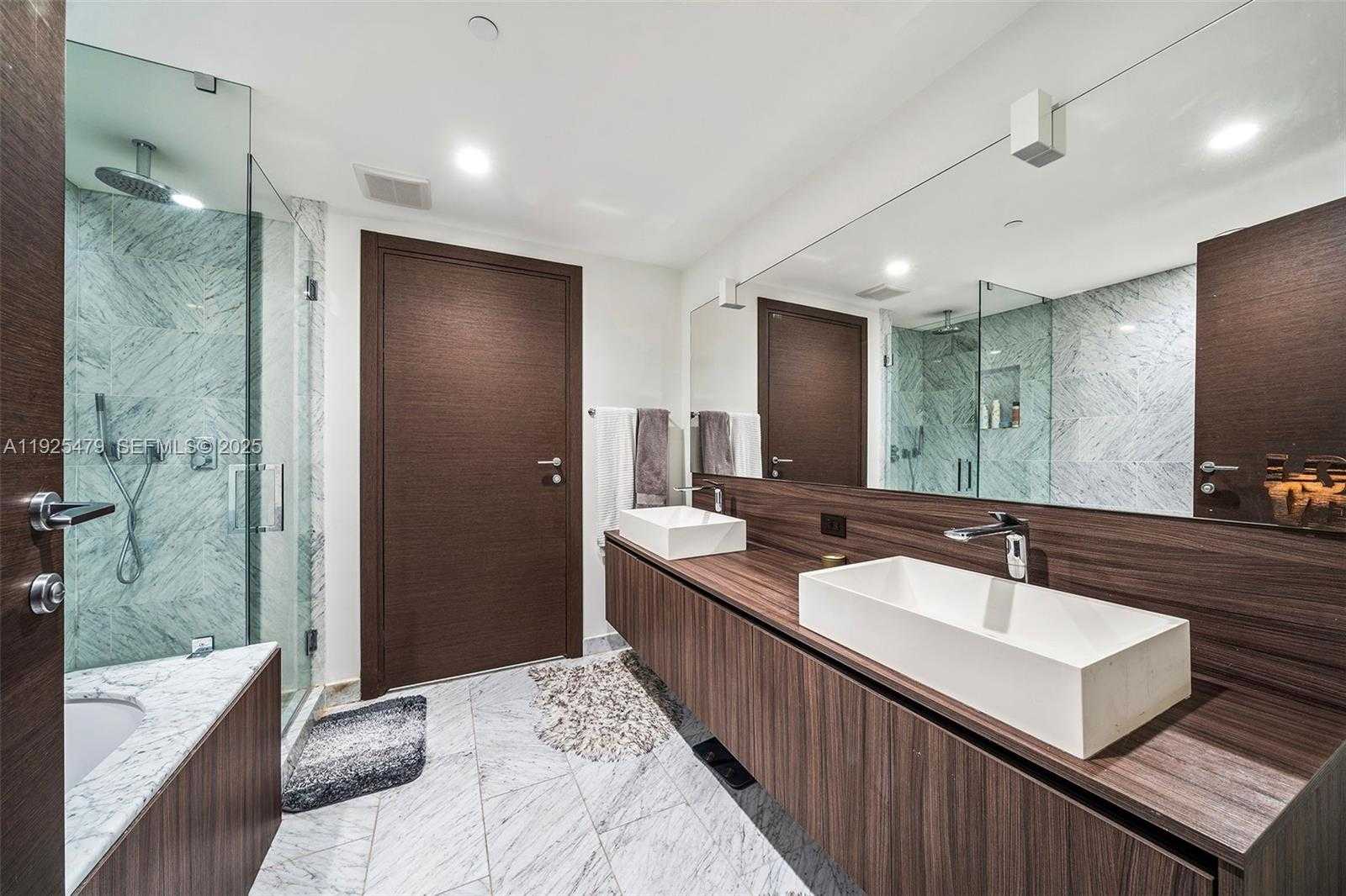 Small Image of 1000 BRICKELL PLZ #2111, Miami Number 11