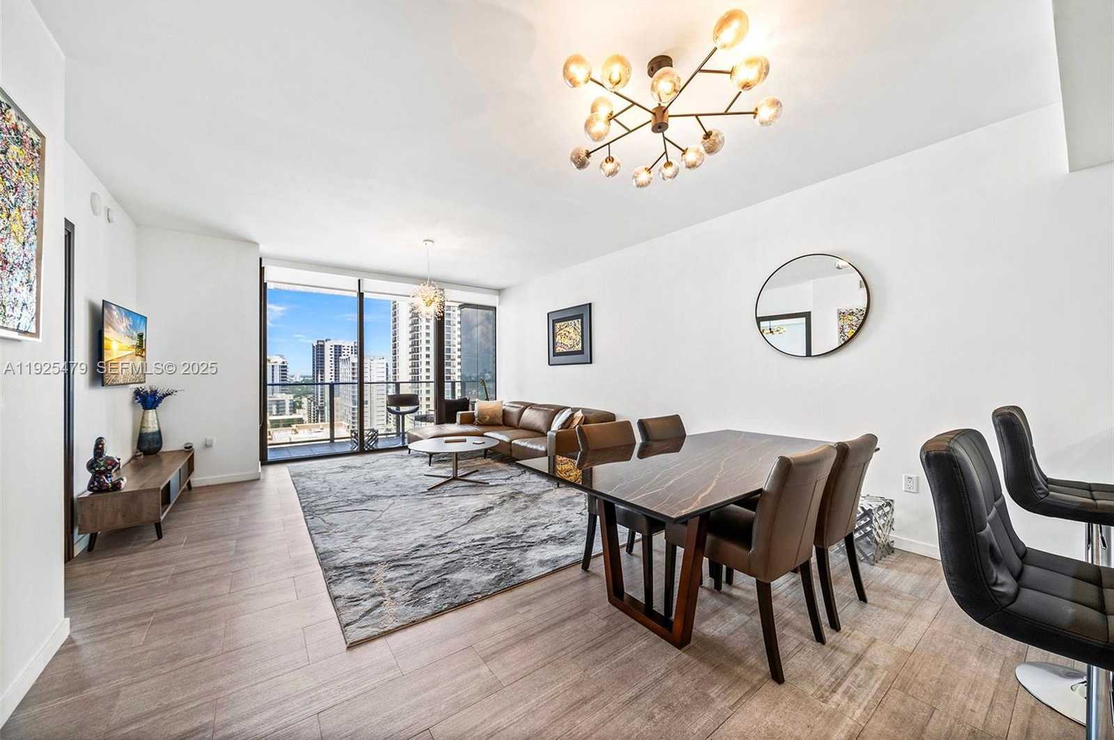 Small Image of 1000 BRICKELL PLZ #2111, Miami Number 12