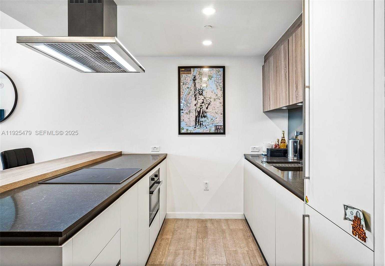 Small Image of 1000 BRICKELL PLZ #2111, Miami Number 13