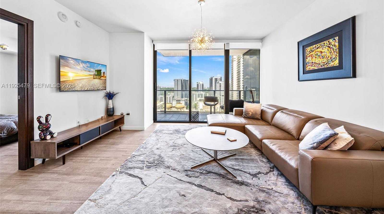 Small Image of 1000 BRICKELL PLZ #2111, Miami Number 3