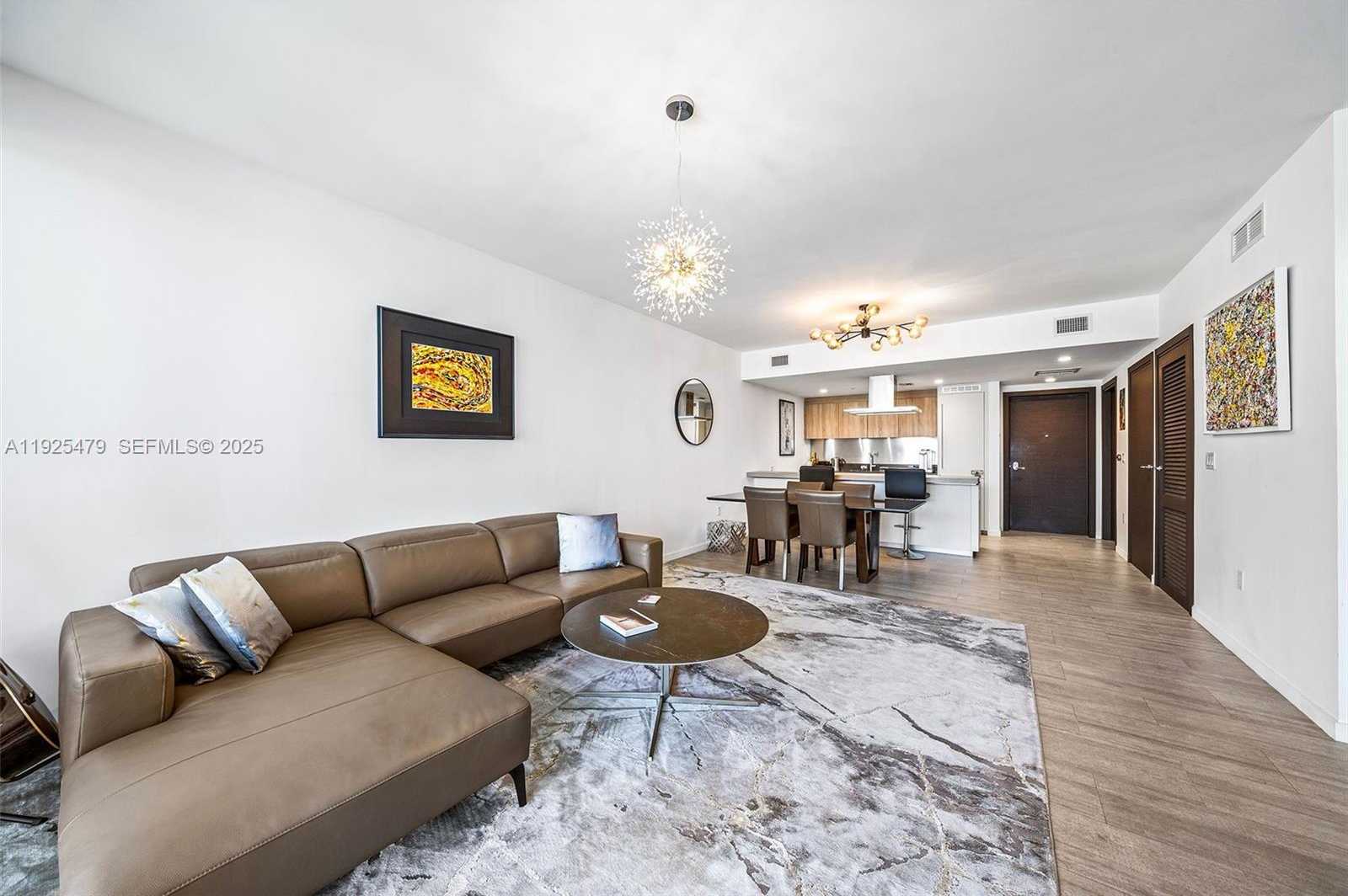 Small Image of 1000 BRICKELL PLZ #2111, Miami Number 5