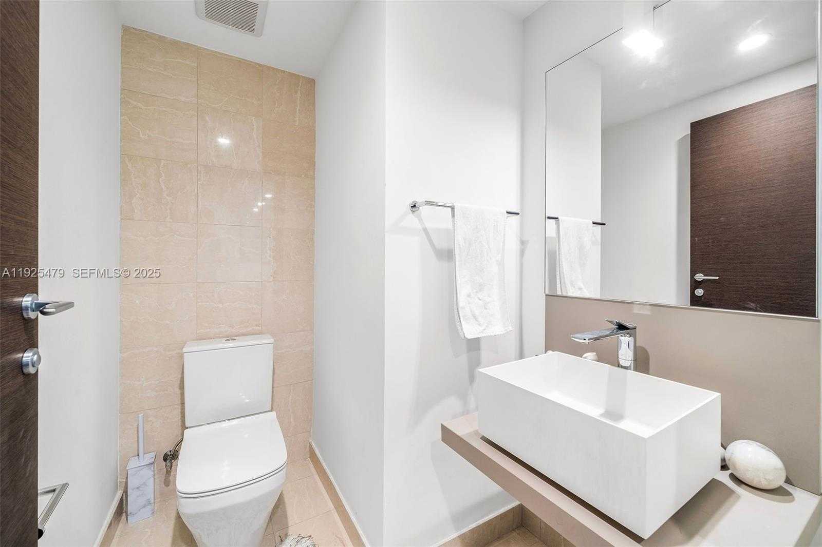 Small Image of 1000 BRICKELL PLZ #2111, Miami Number 6