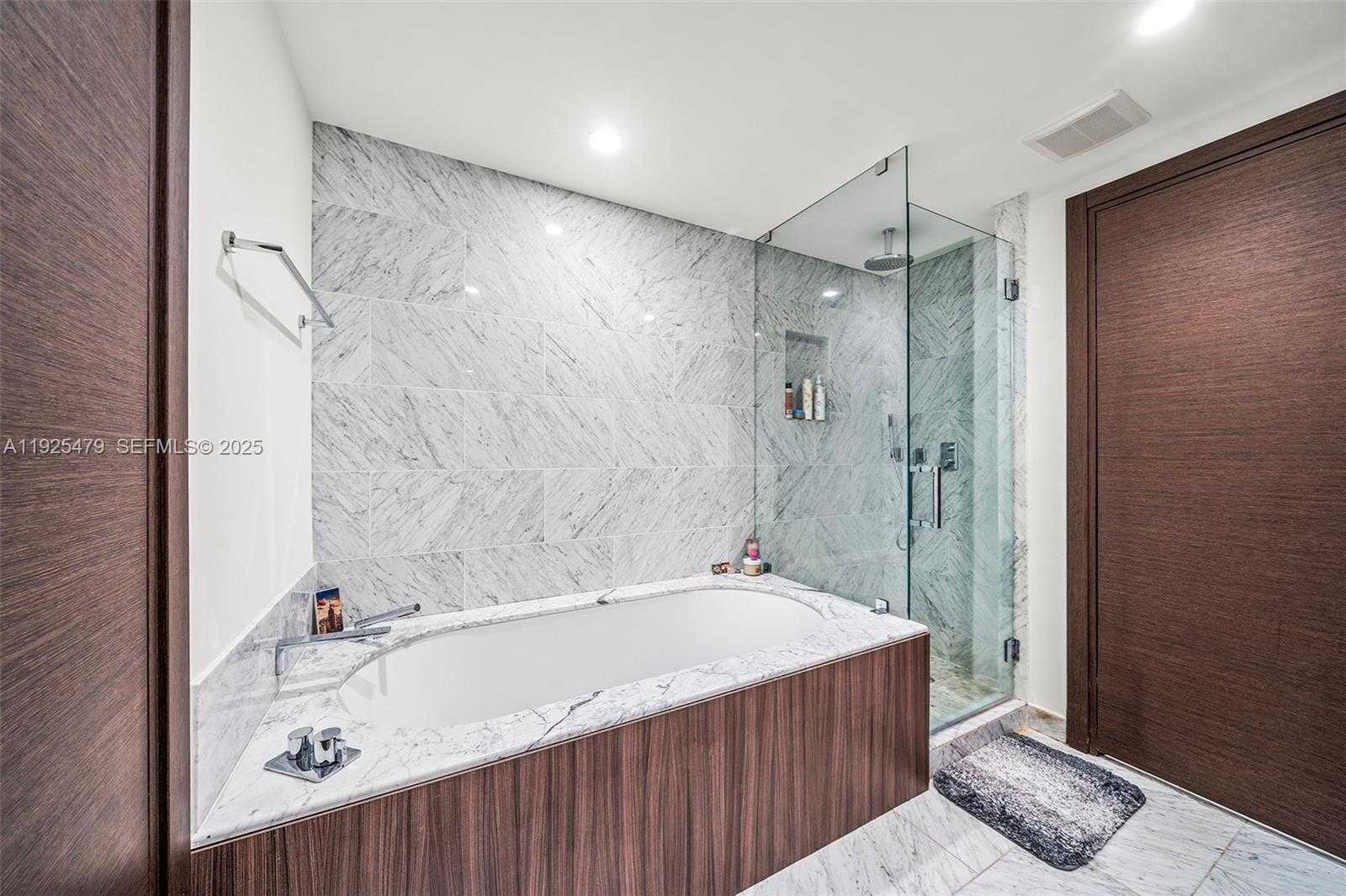 Small Image of 1000 BRICKELL PLZ #2111, Miami Number 9