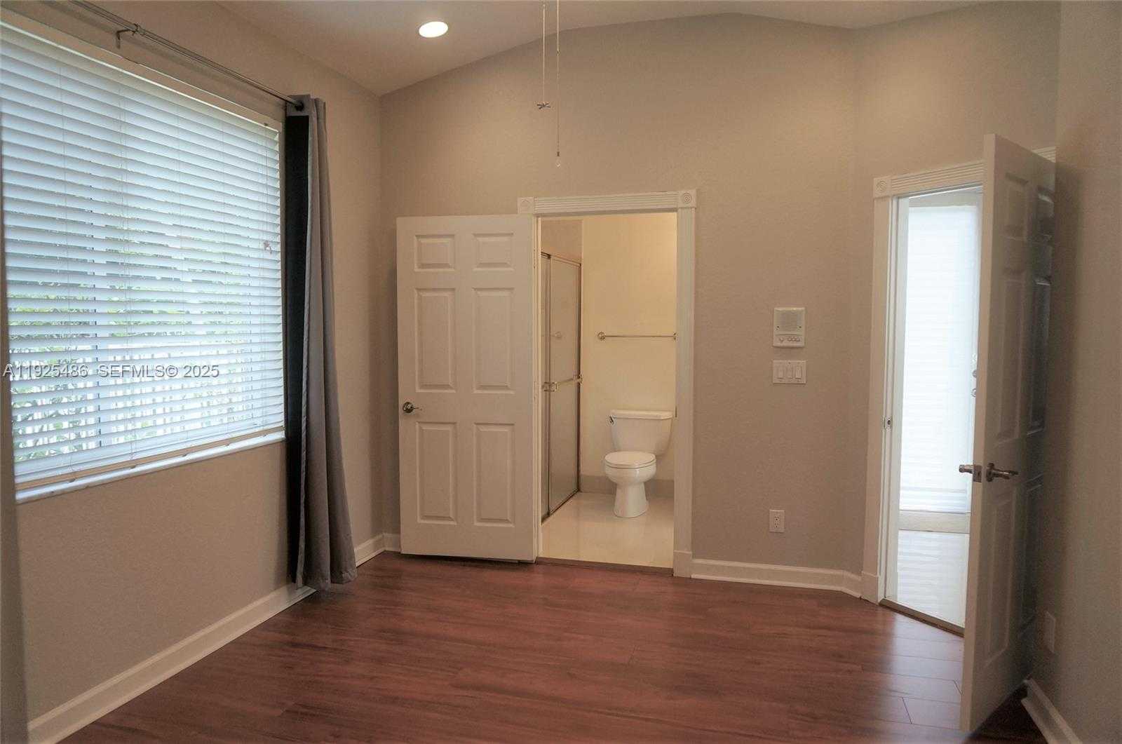 Imagen de Pequeño Objeto