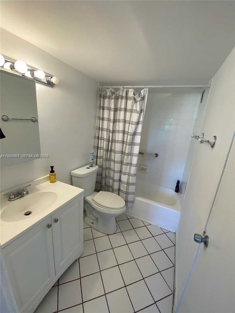 Small Image of 2841 NORTH EAST 163RD ST #207, North Miami Beach Number 3