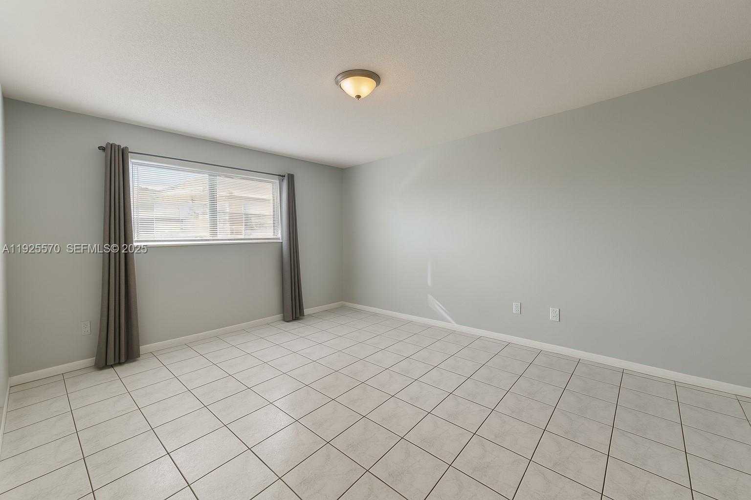 Small Image of 18250 MEDITERRANEAN BLVD #1508, Hialeah Number 16