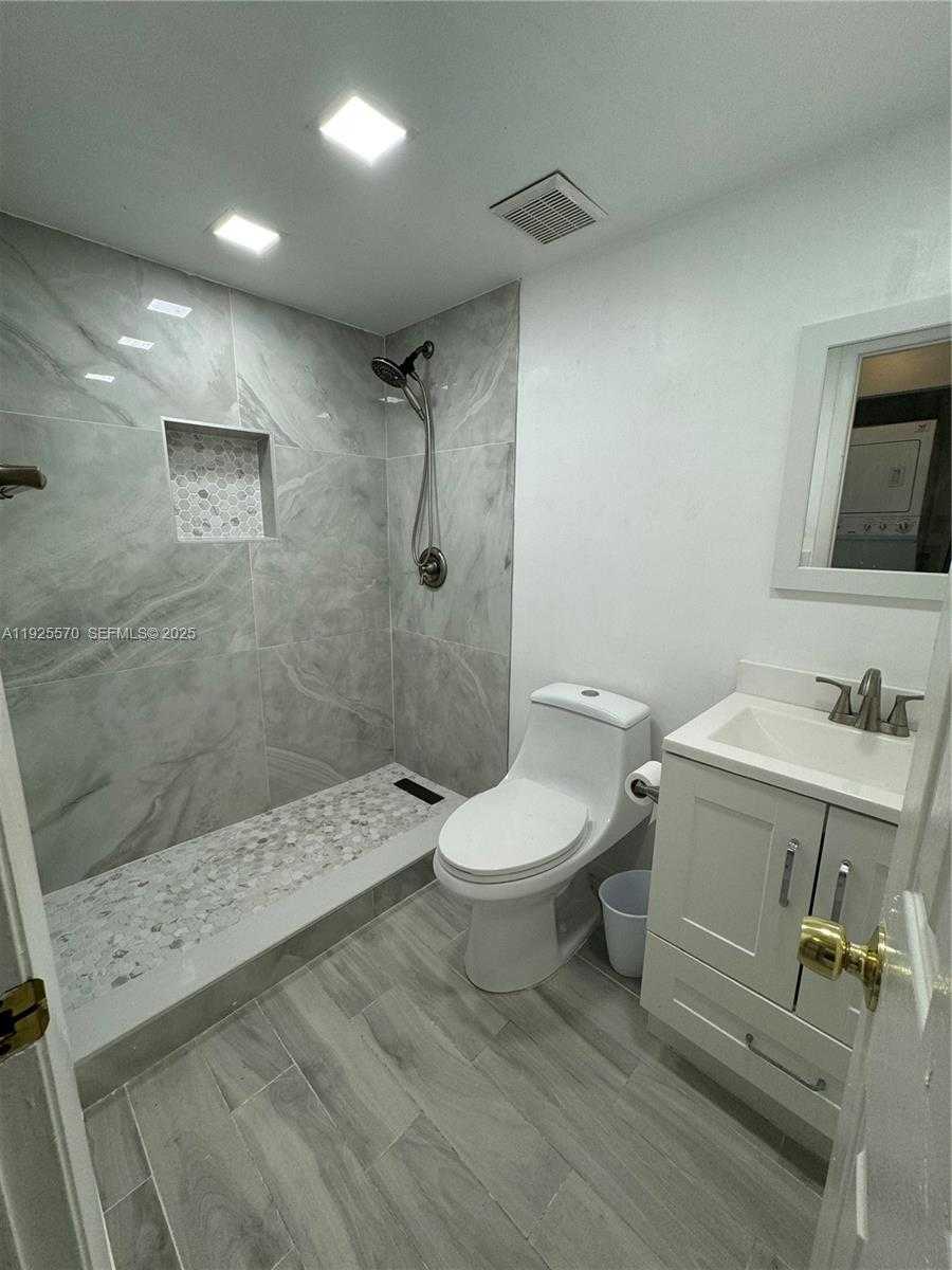 Small Image of 18250 MEDITERRANEAN BLVD #1508, Hialeah Number 17