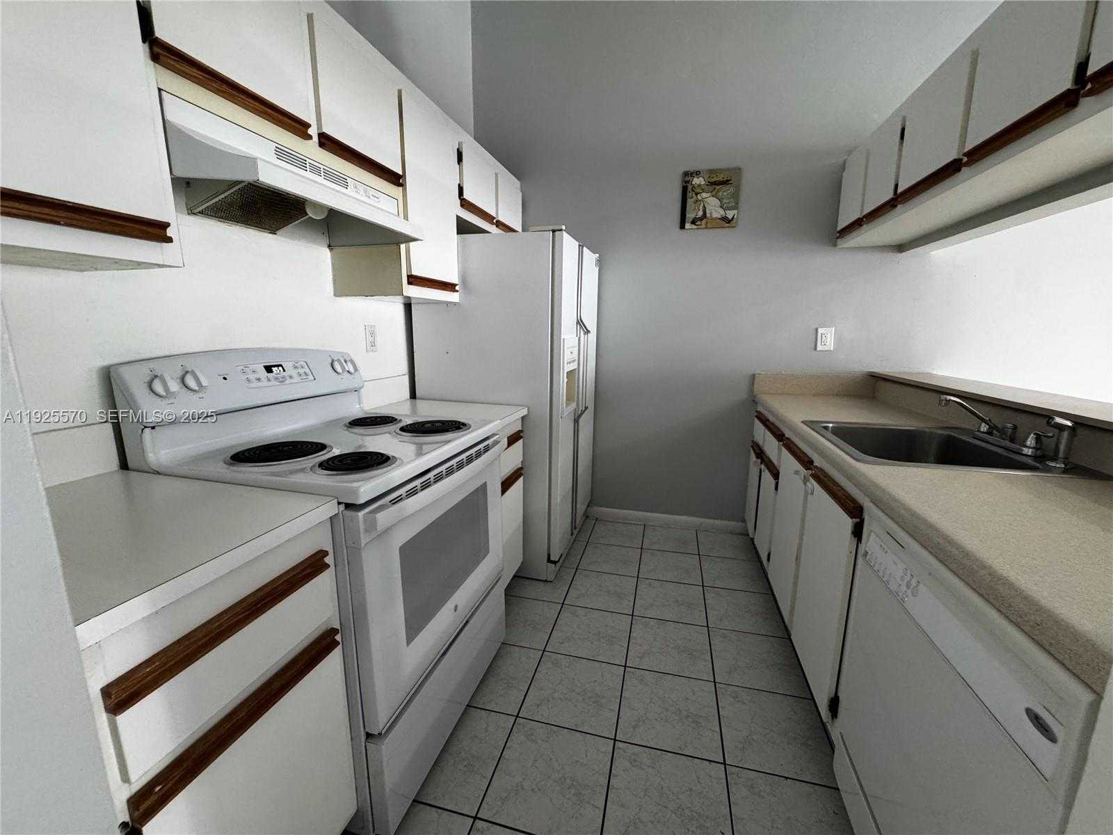 Small Image of 18250 MEDITERRANEAN BLVD #1508, Hialeah Number 6