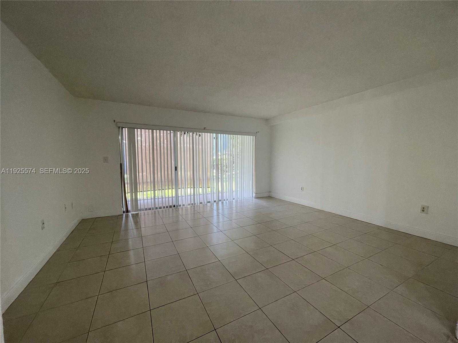 Small Image of 9375 FONTAINEBLEAU BLVD #L119, Miami Number 4