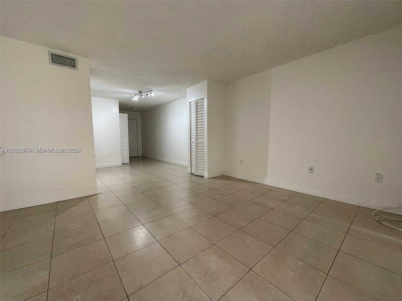 Small Image of 9375 FONTAINEBLEAU BLVD #L119, Miami Number 5