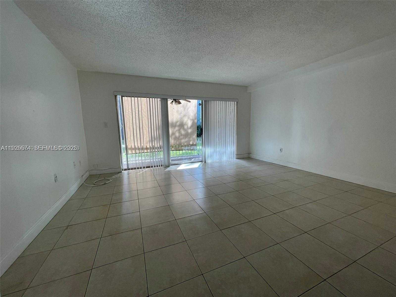 Small Image of 9375 FONTAINEBLEAU BLVD #L119, Miami Number 6
