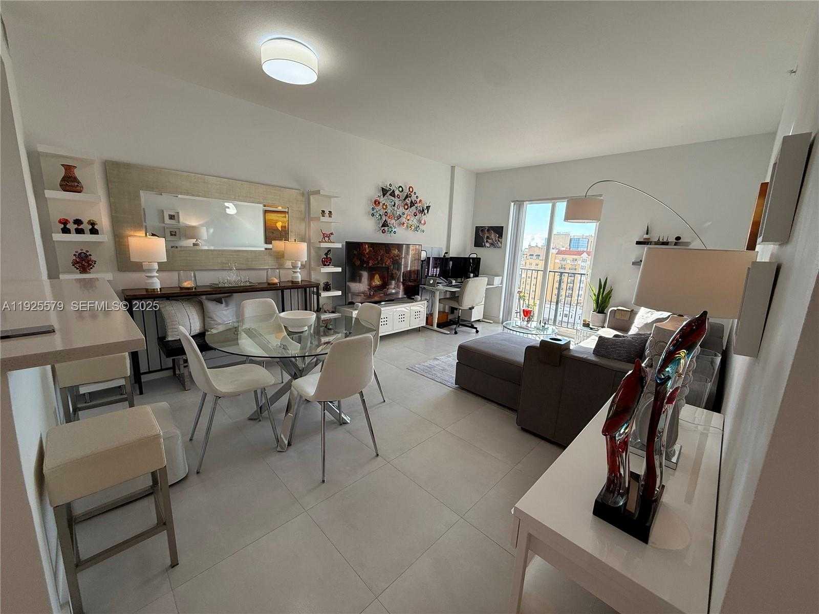 Small Image of 10 ARAGON AVE #1019, Coral Gables Number 2