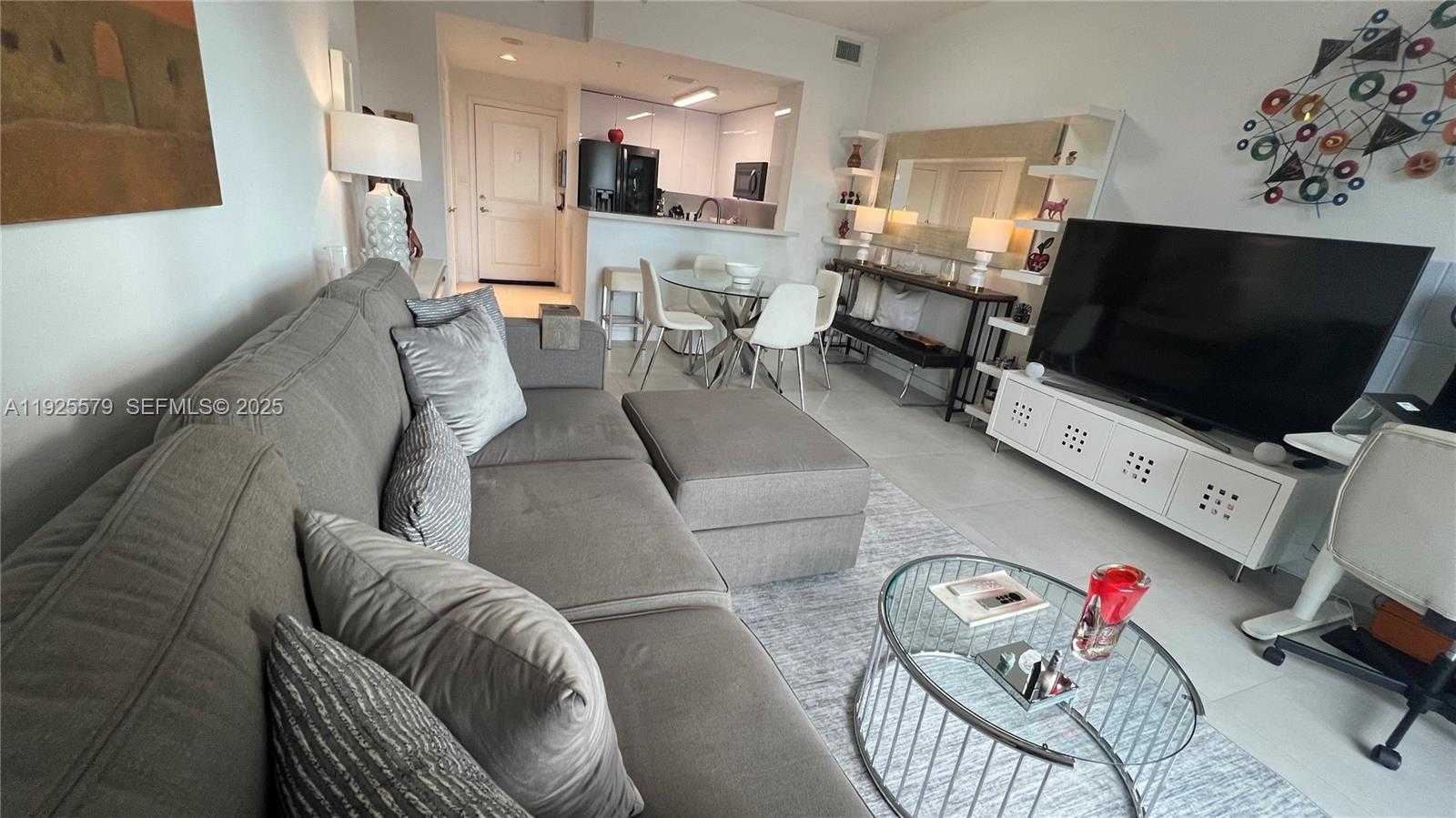 Small Image of 10 ARAGON AVE #1019, Coral Gables Number 3