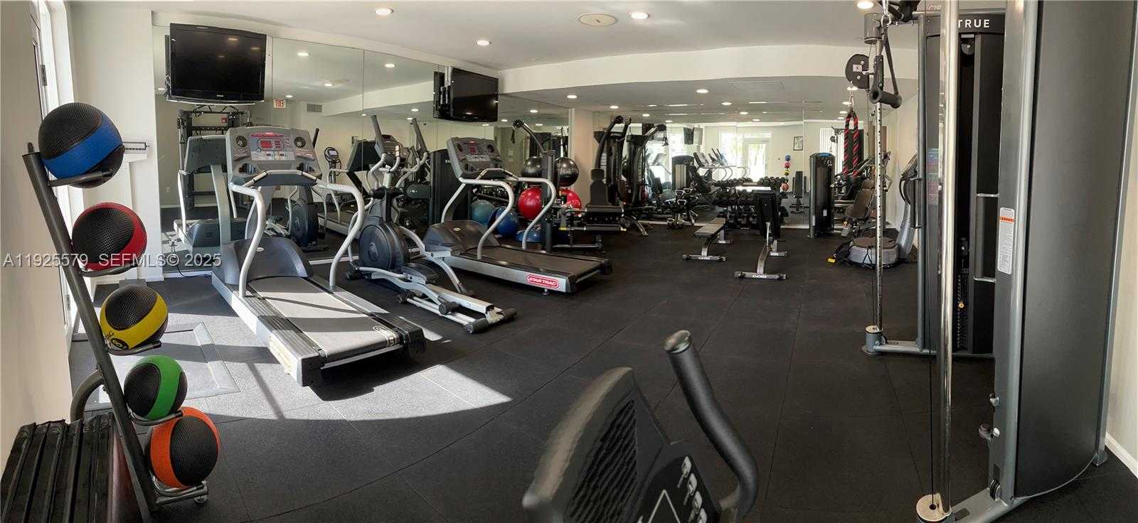 Small Image of 10 ARAGON AVE #1019, Coral Gables Number 33