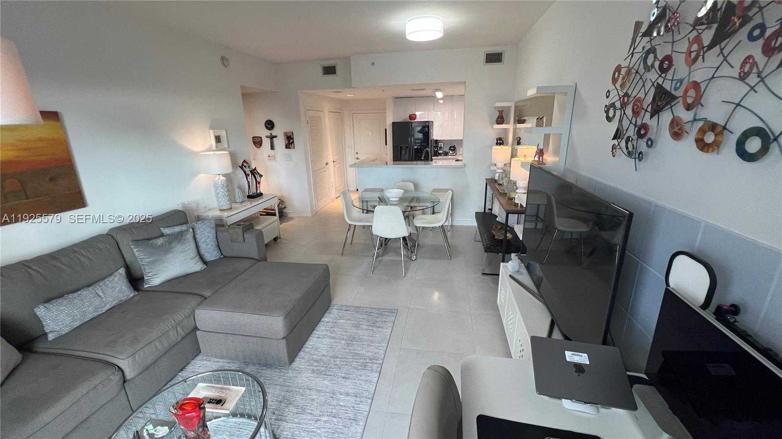 Small Image of 10 ARAGON AVE #1019, Coral Gables Number 4