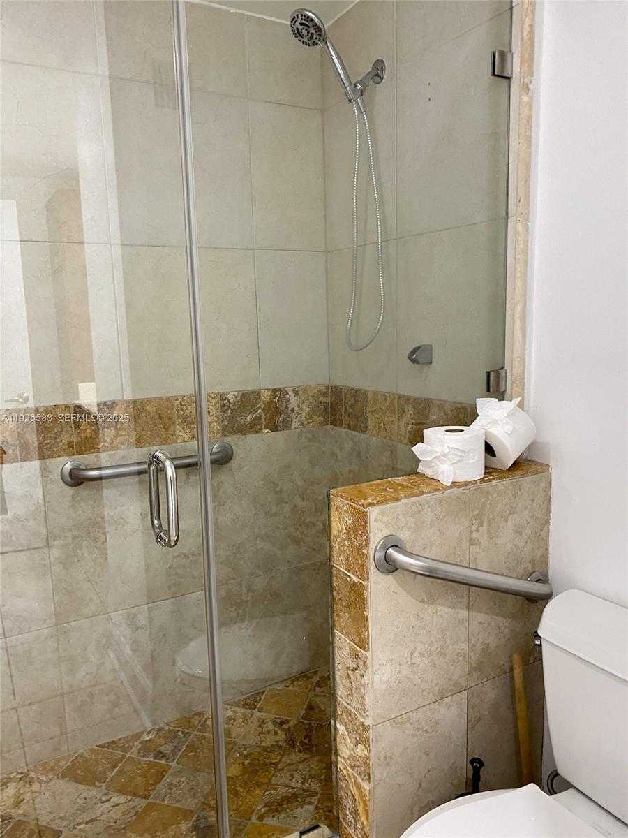 Small Image of 401 69TH ST #1408, Miami Beach Number 10