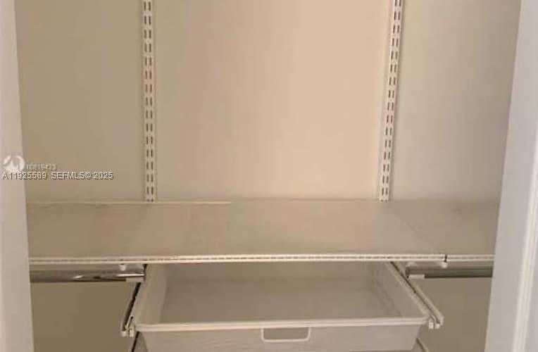 Small Image of 50 MENORES AVE #406, Coral Gables Number 11