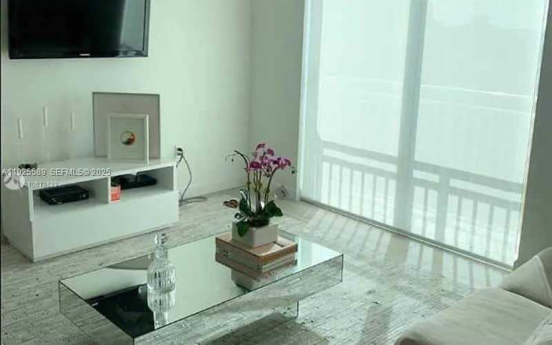 Small Image of 50 MENORES AVE #406, Coral Gables Number 3