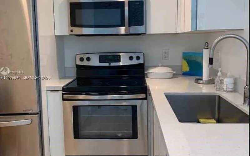 Small Image of 50 MENORES AVE #406, Coral Gables Number 6