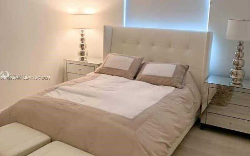 Small Image of 50 MENORES AVE #406, Coral Gables Number 7