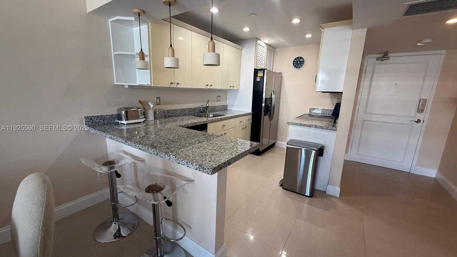 Small Image of 100 LINCOLN RD #1108, Miami Beach Number 4