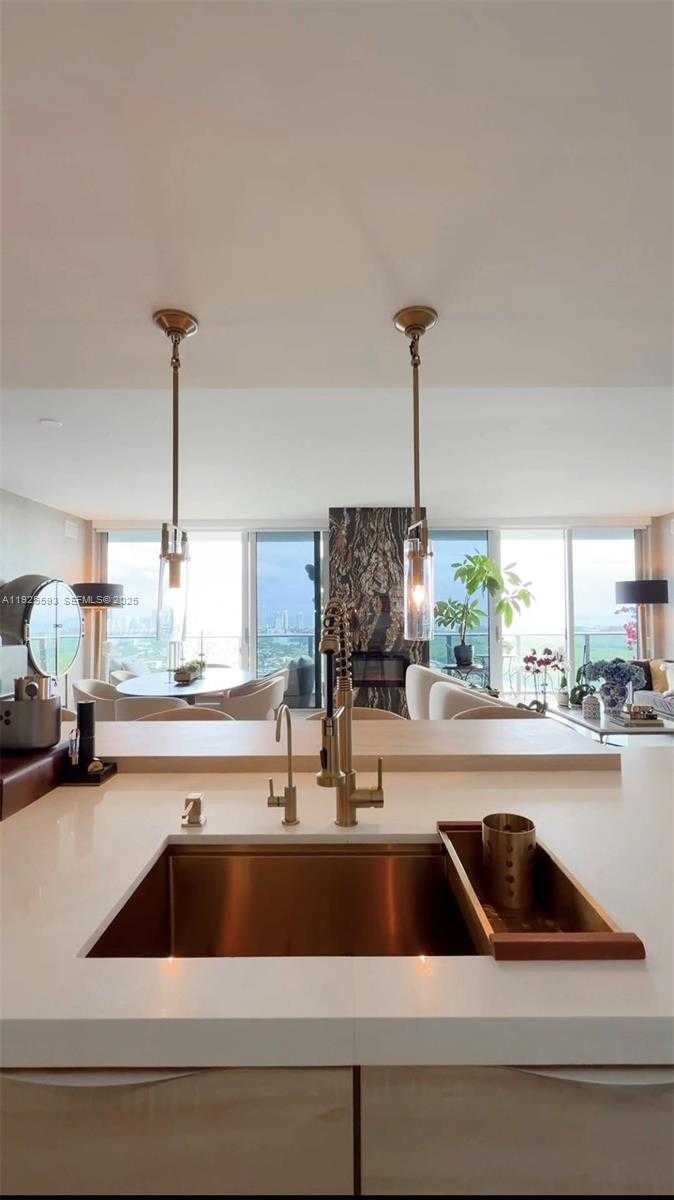 Imagen de Pequeño Objeto