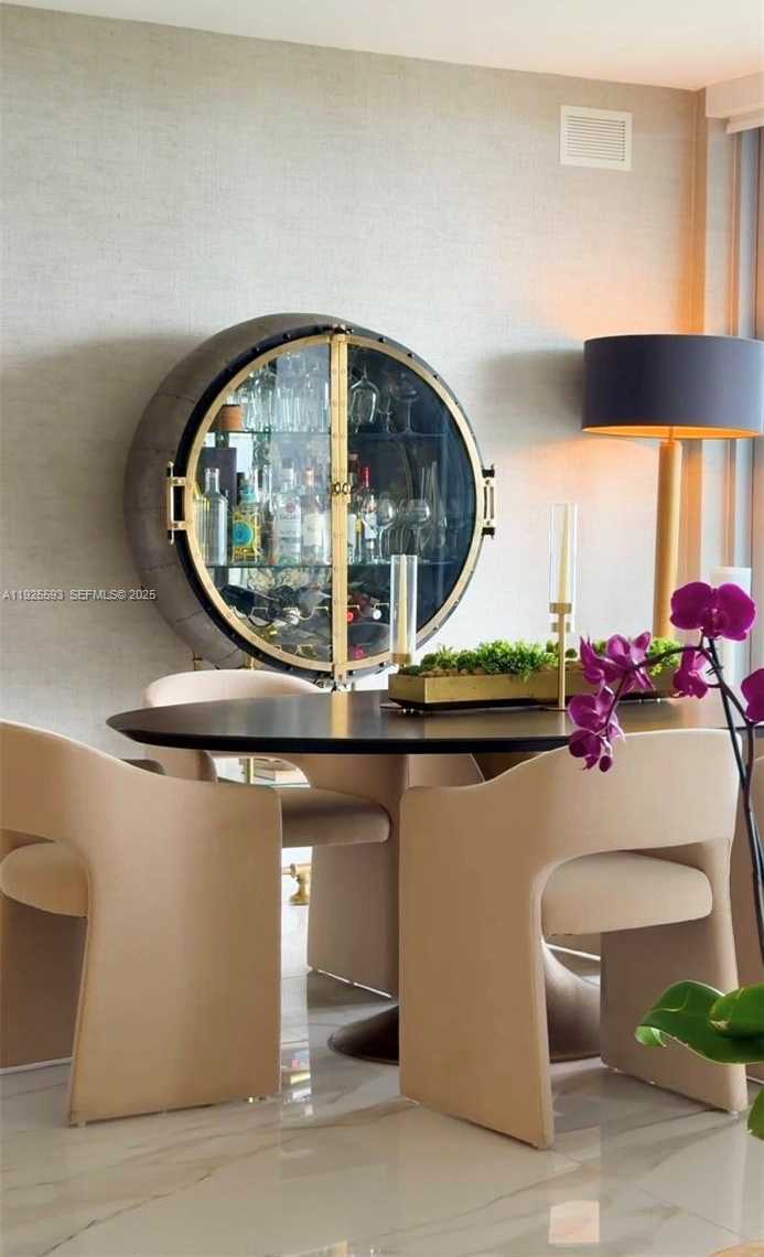 Imagen de Pequeño Objeto