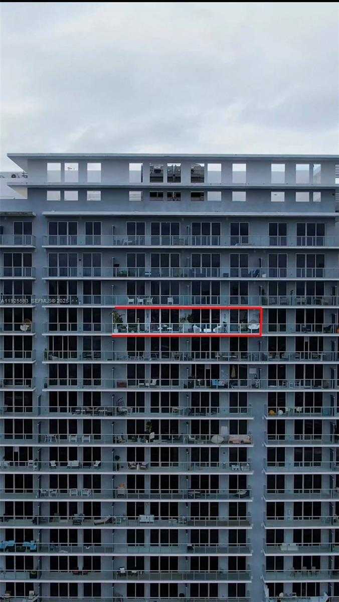 Imagen de Pequeño Objeto