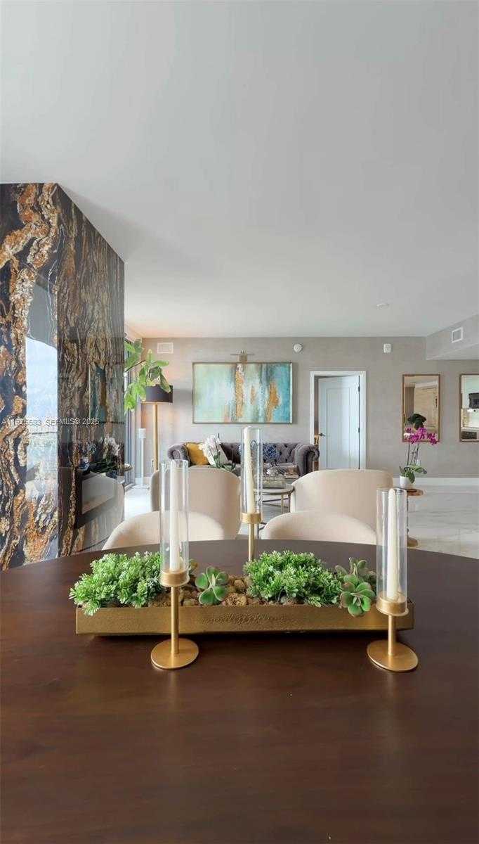 Imagen de Pequeño Objeto