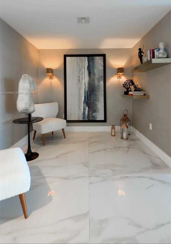 Imagen de Pequeño Objeto