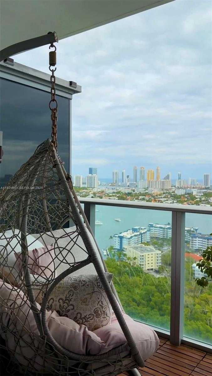 Imagen de Pequeño Objeto