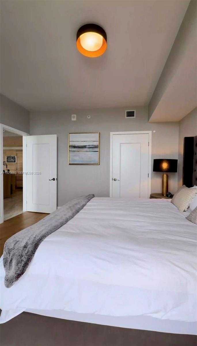 Imagen de Pequeño Objeto