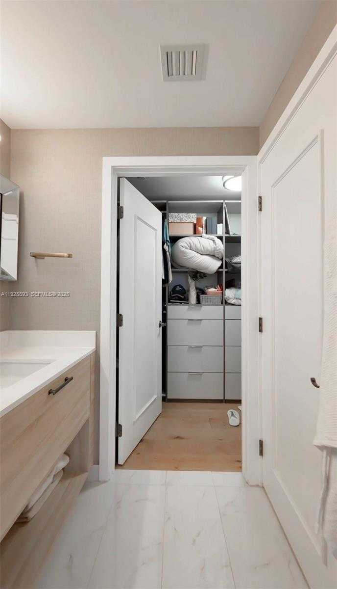 Imagen de Pequeño Objeto