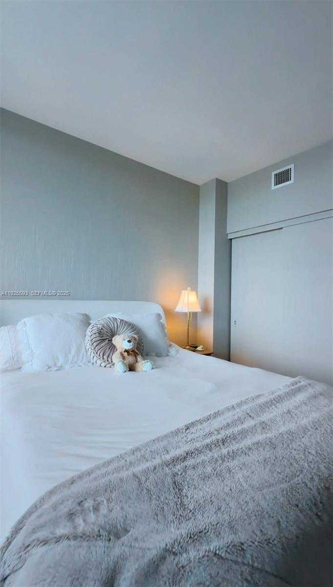 Imagen de Pequeño Objeto