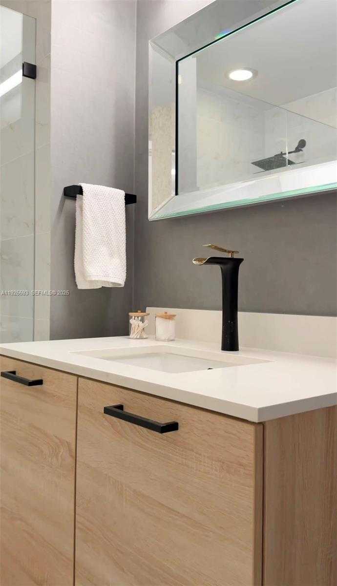 Imagen de Pequeño Objeto