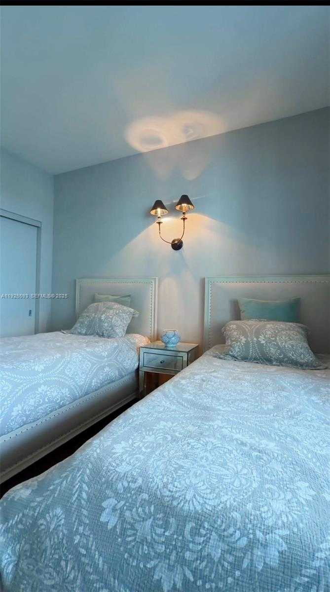 Imagen de Pequeño Objeto