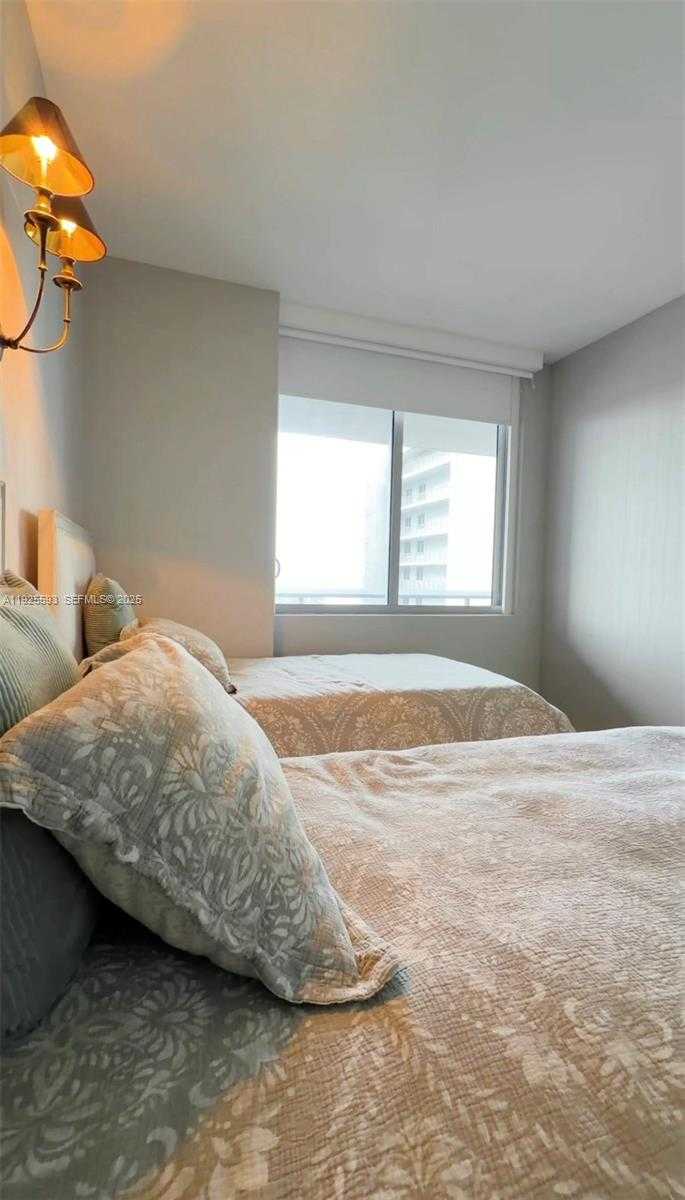 Imagen de Pequeño Objeto