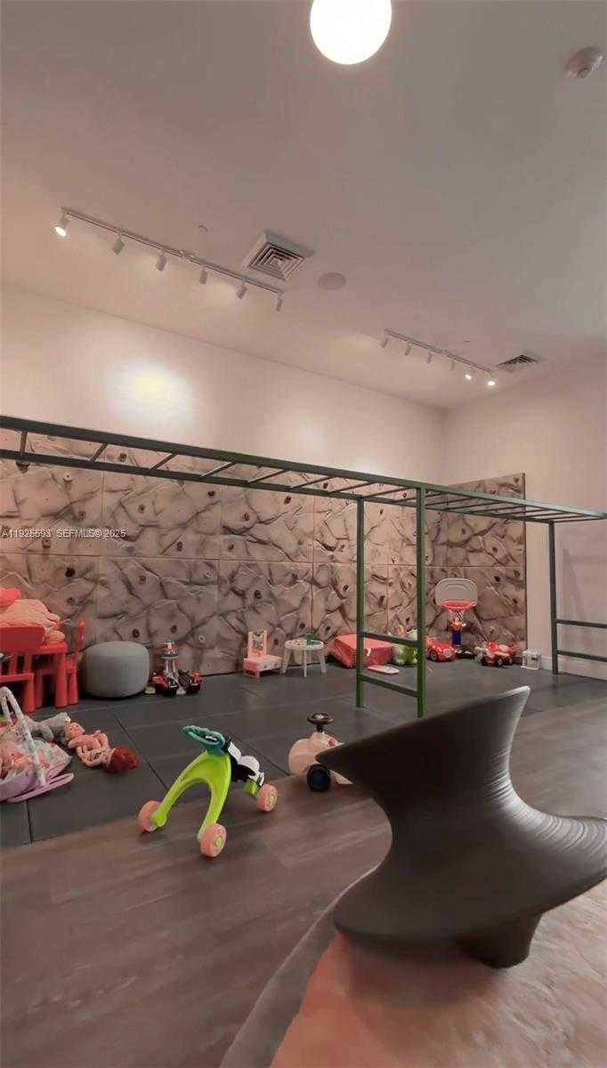 Imagen de Pequeño Objeto