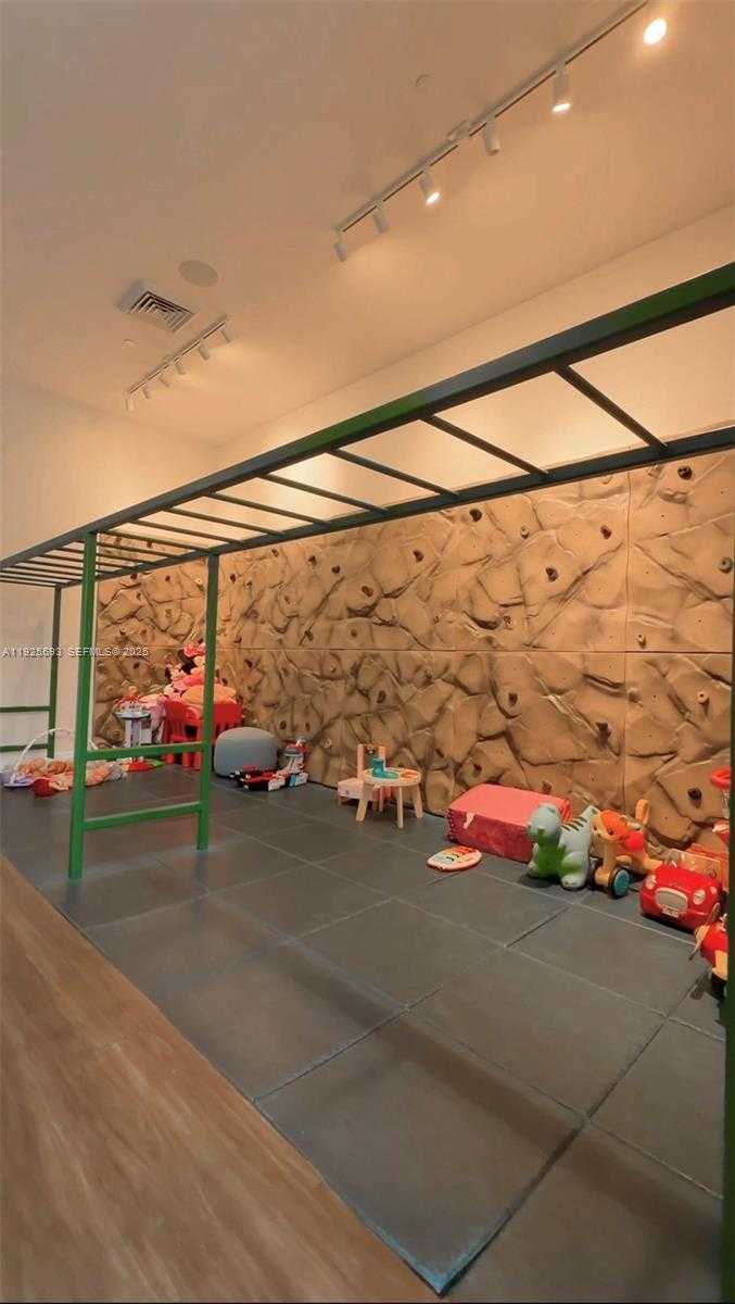 Imagen de Pequeño Objeto