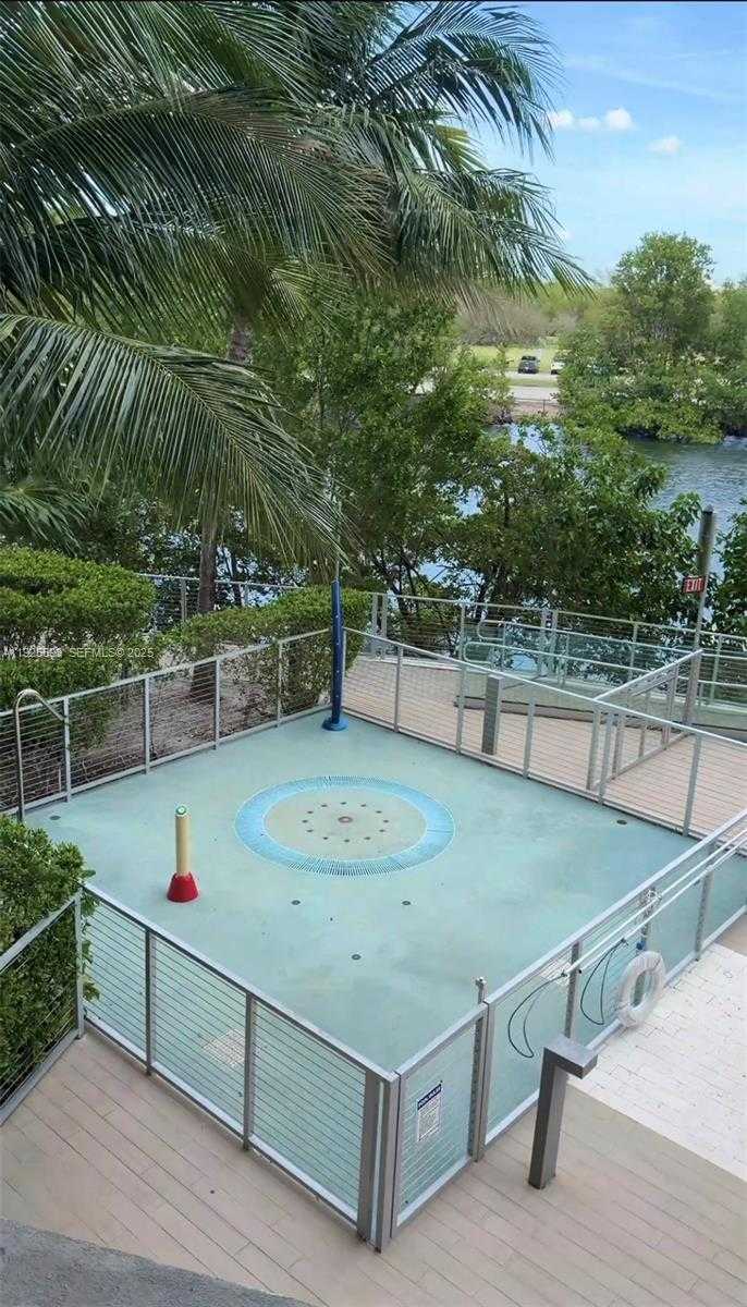 Imagen de Pequeño Objeto