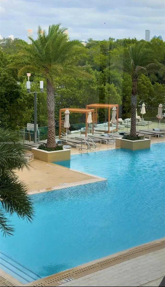 Imagen de Pequeño Objeto