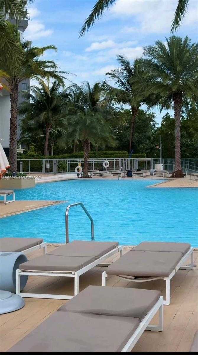 Imagen de Pequeño Objeto