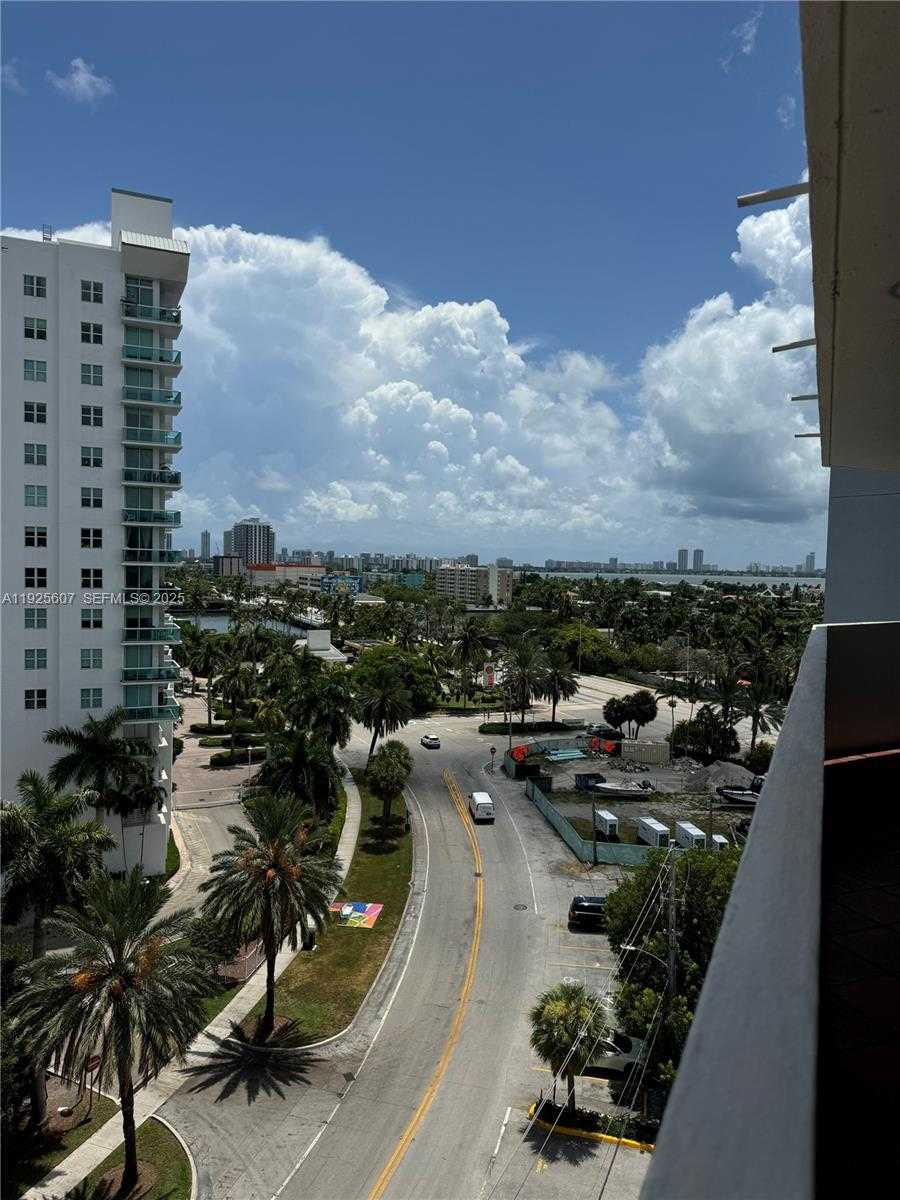 Small Image of 7904 WEST DR #909, North Bay Village Number 18