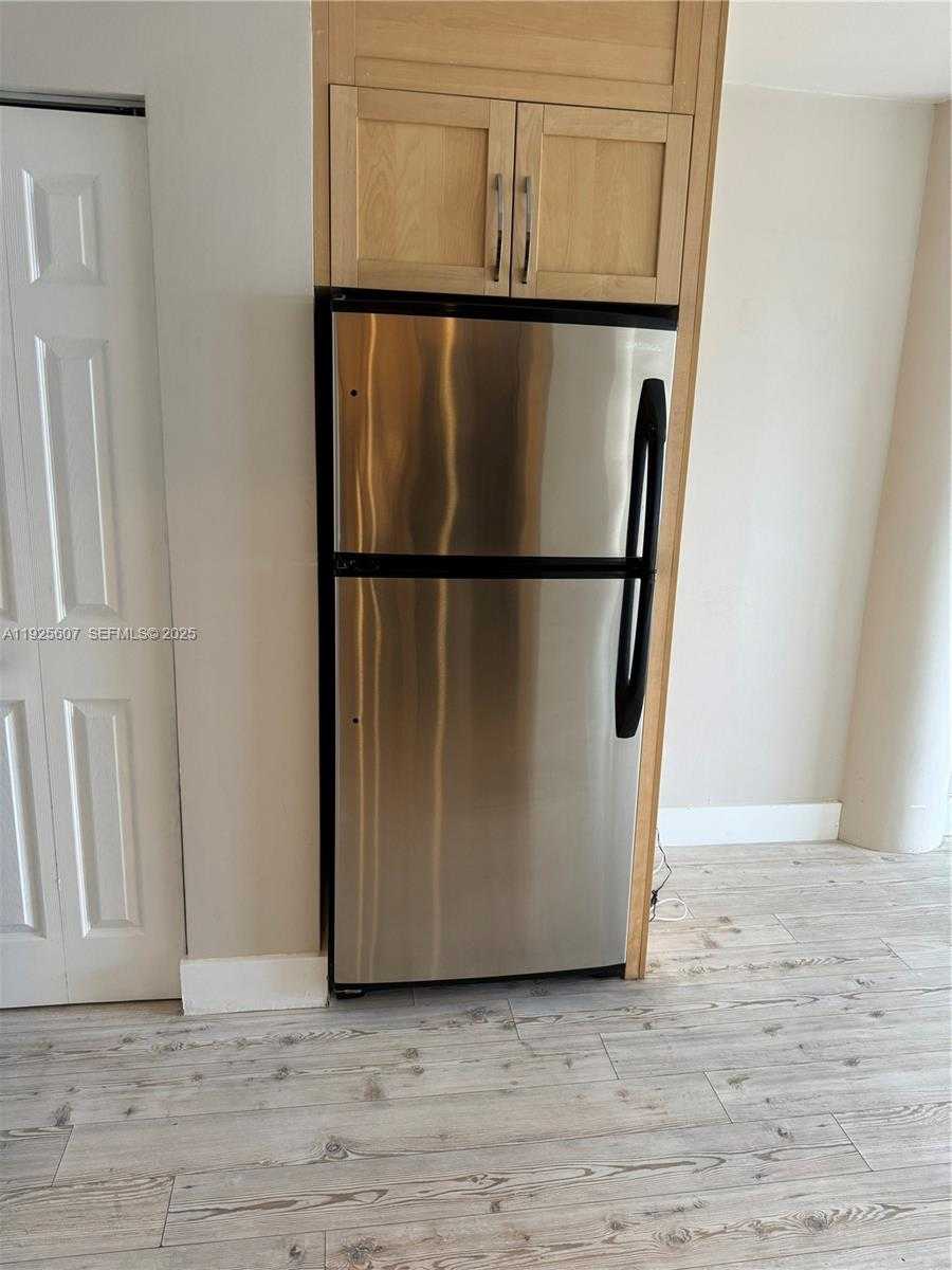 Small Image of 7904 WEST DR #909, North Bay Village Number 3