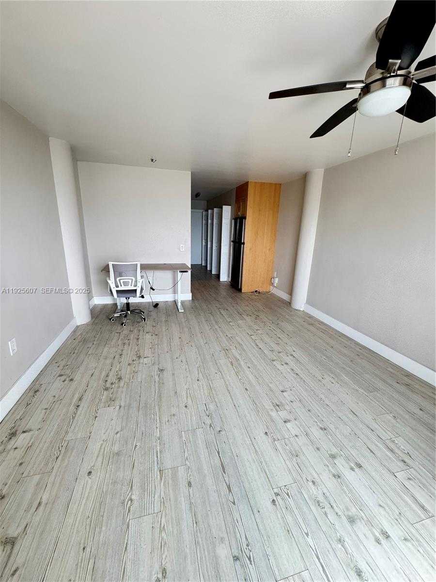 Small Image of 7904 WEST DR #909, North Bay Village Number 6