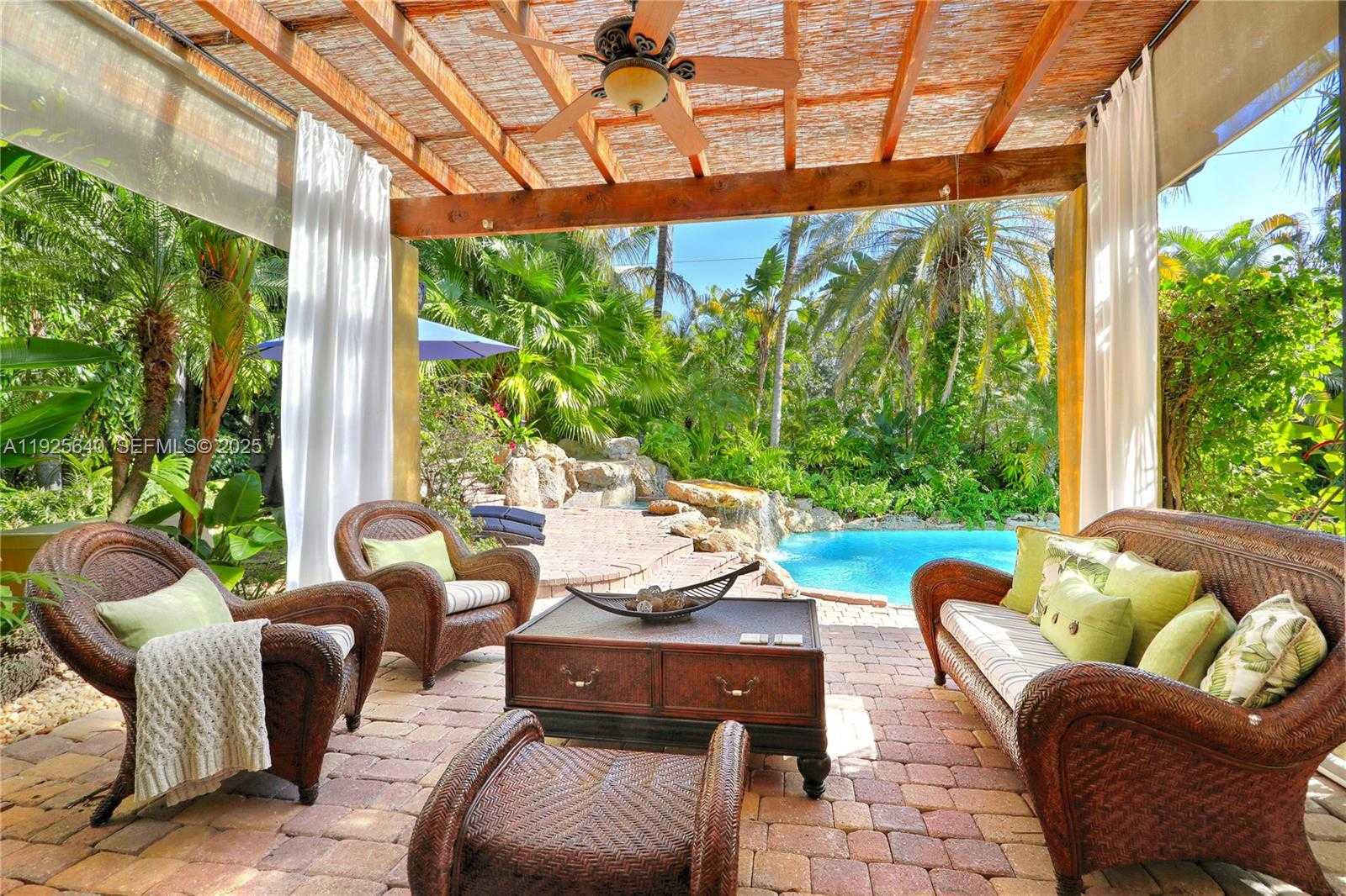 Small Image of 16645 SOUTH WEST 87TH CT, Palmetto Bay Number 2