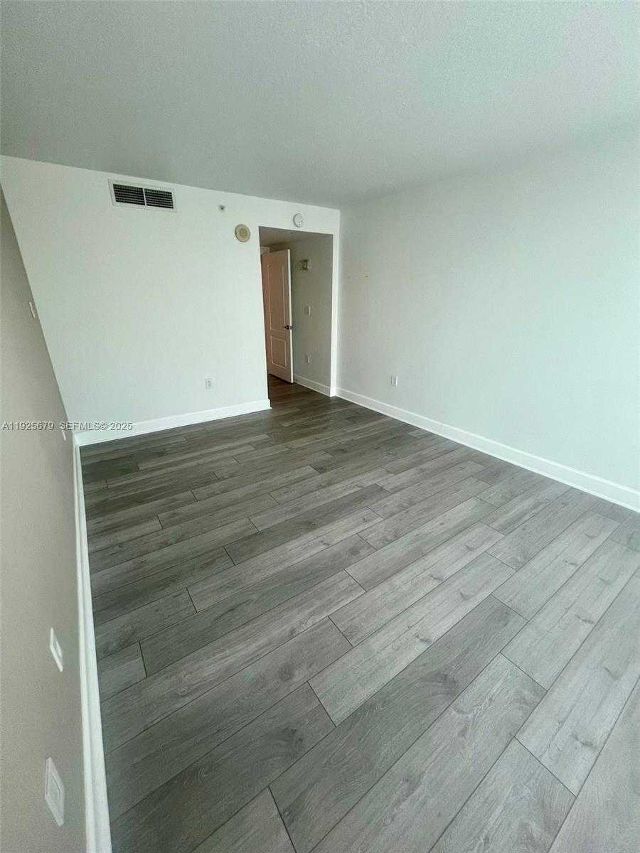 Small Image of 2101 BRICKELL AVE #2306, Miami Number 11